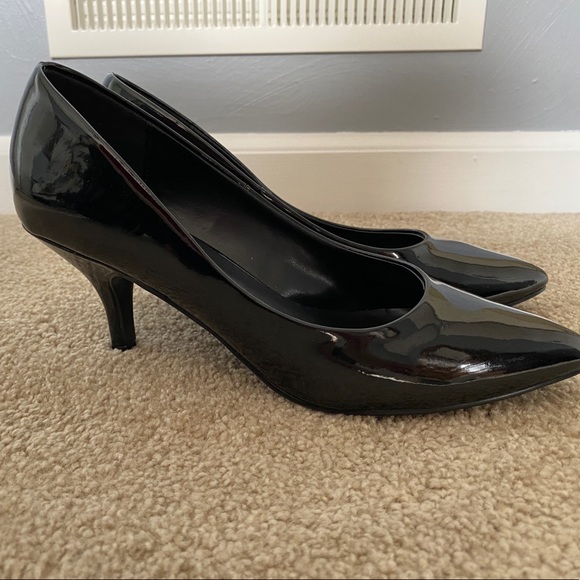 Black Patent Heels - Picture 4 of 6